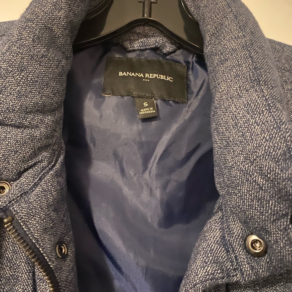 Men's Banana Republic puffer vest - Picture 2 of 2